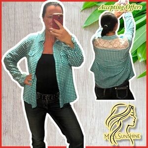 Joe Boxer - Sz L - Green blue Checkered crinkled button down w/ white lace back